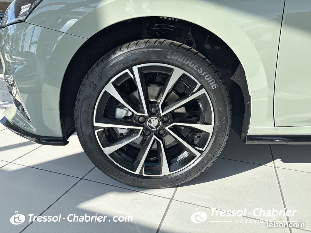 SKODA Fabia 1.0 TSI 116 ch EVO 2 DSG7 Monte-Carlo (image 9)