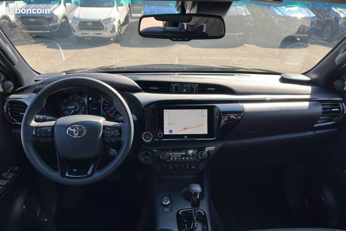 Toyota Hilux 2.8 204 BVA INVINCIBLE 4PL (image 3)