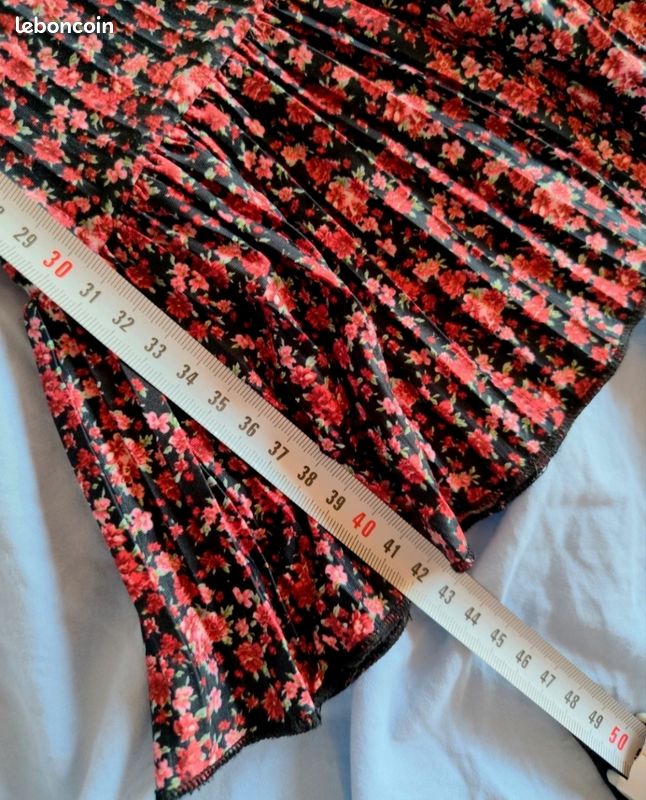 Jupe courte plissée florale Zara TS Rouge et noire (image 10)
