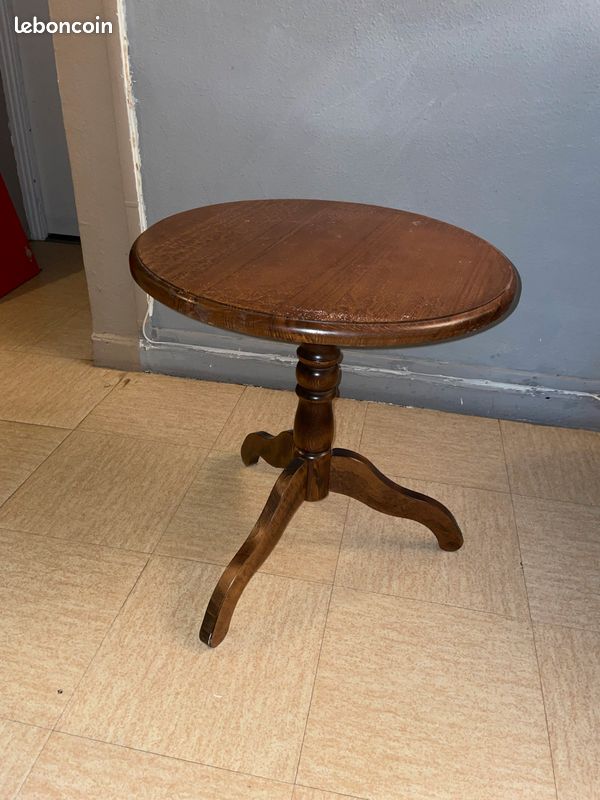 Table en bois (image 1)