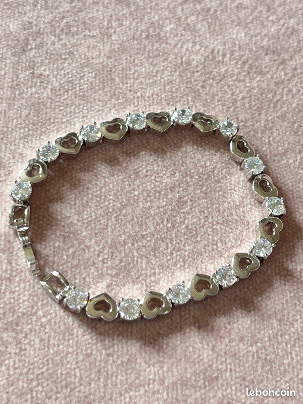 Bracelet strass et cœurs neuf (image 2)