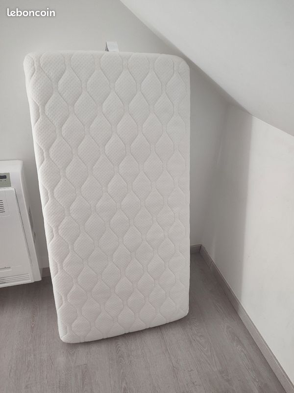 Matelas lit bebe (image 1)