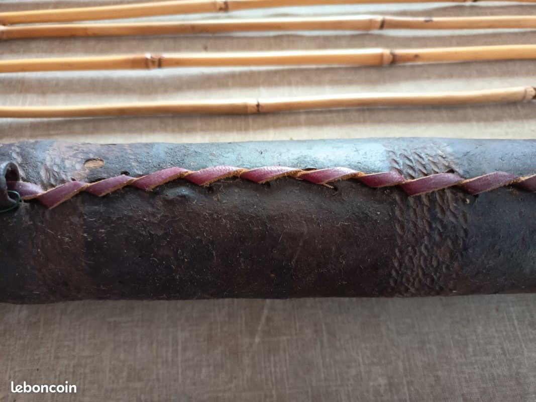 Arc, flèches, carquois cuir ancien - Collection