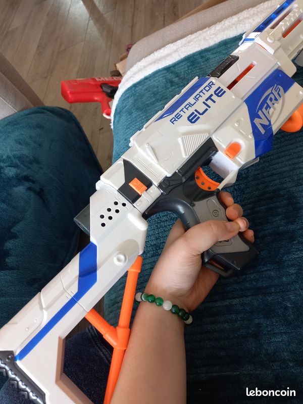 Nerf retaliator elite avec des missiles et ses accessoires pistolet (image 8)