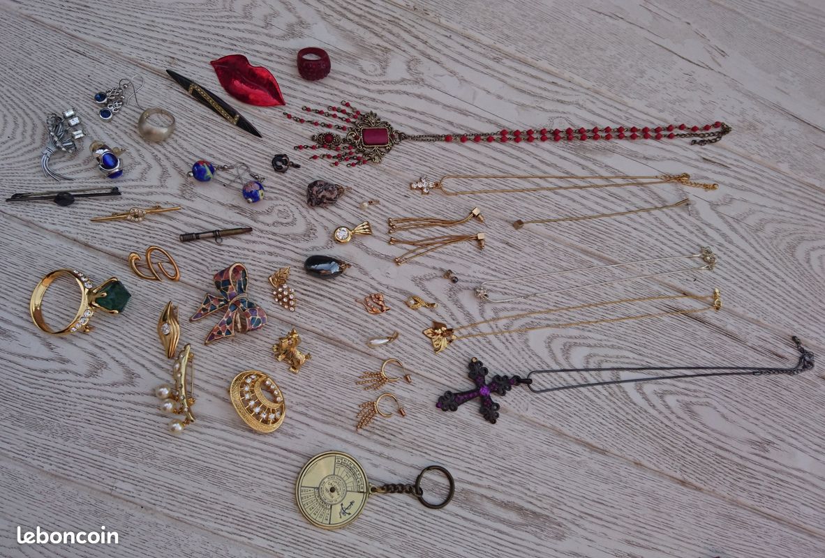 Lot 37 bijoux fantaisie (gecko) (image 1)