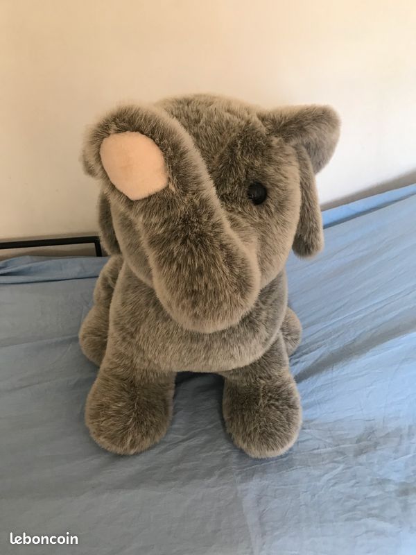 Grande peluche éléphant (image 1)