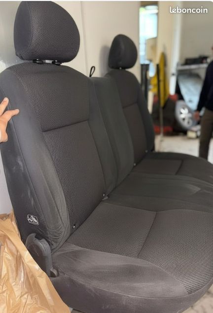 Siege ar : dacia sandero (image 2)