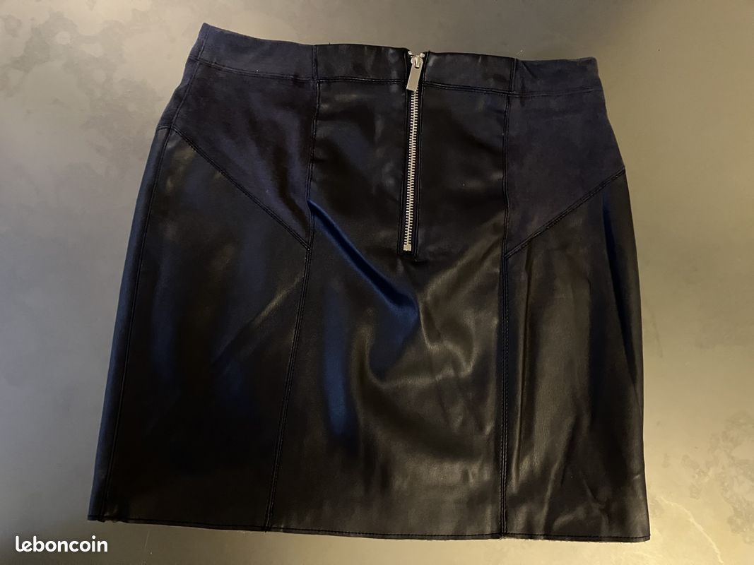 Jupe bleue marine - simili cuir - emp. Tissu velouté - Naf Naf - t.36 (image 2)