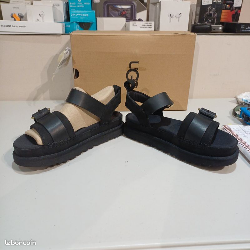 Sandales UGG Noires Élégantes à Double Boucle. Taille 39. 8670 (image 2)