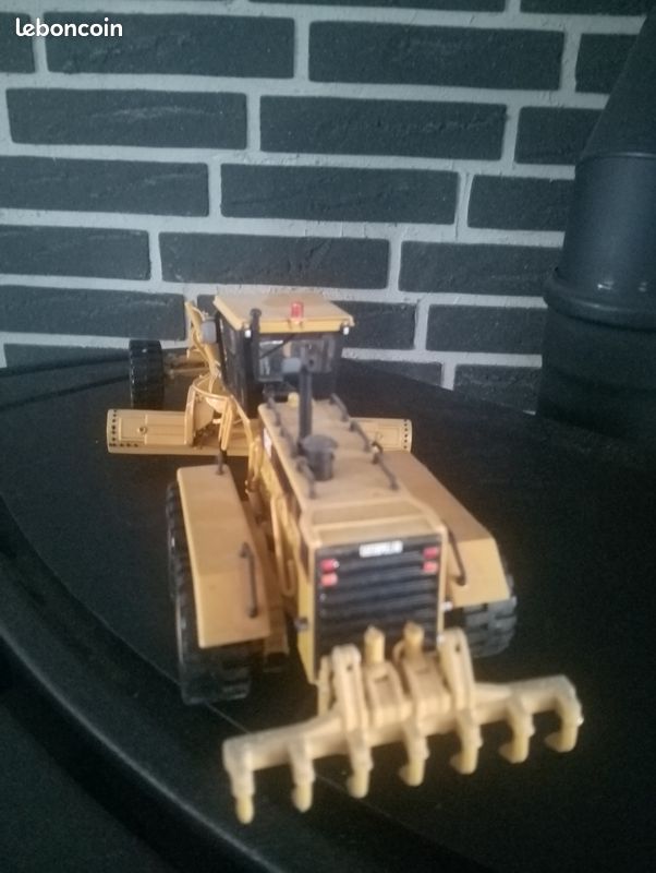 Niveleuse caterpillar 140h 1.50 norscot - Collection