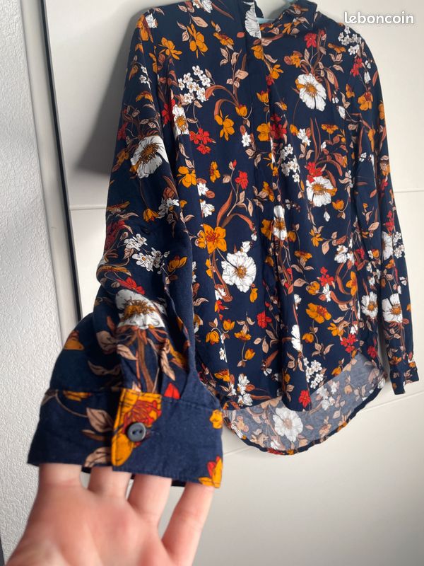 Chemise bleu avec fleurs xl 42 (image 2)