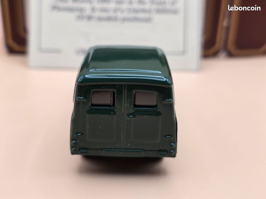 Lledo 1/43 Morris Minor Van Fleetspray (image 5)