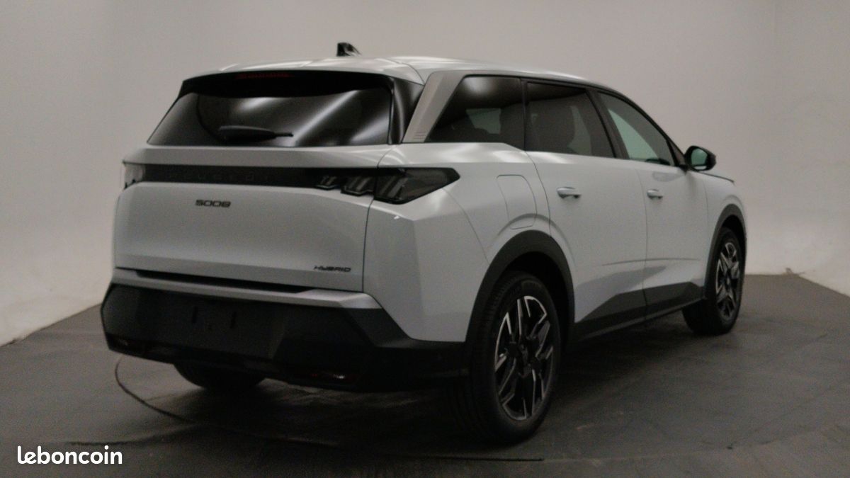 Peugeot 5008 Hybrid 145 e-DSC6 Allure (image 4)