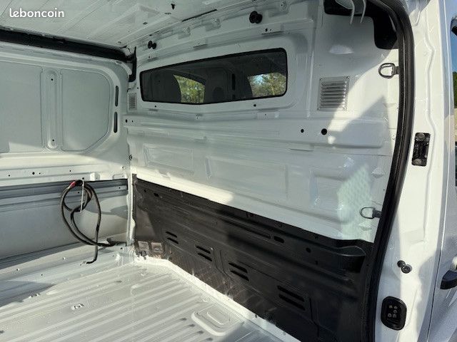 Renault TRAFIC III FG L1H1 1200 1.6 DCI 125CH ENERGY GCF E6 (image 15)