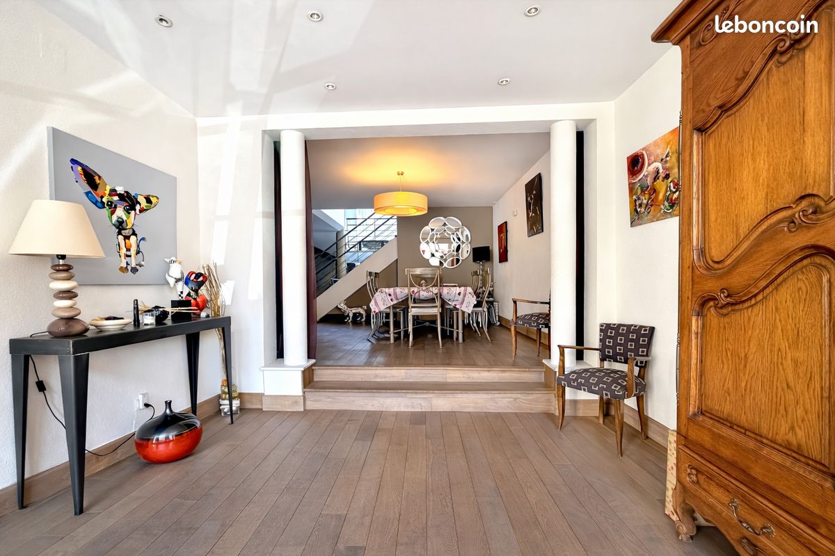 Maison 6 pièces 251 m² · à Sainte-Ruffine · 251 m² · 399 000 €