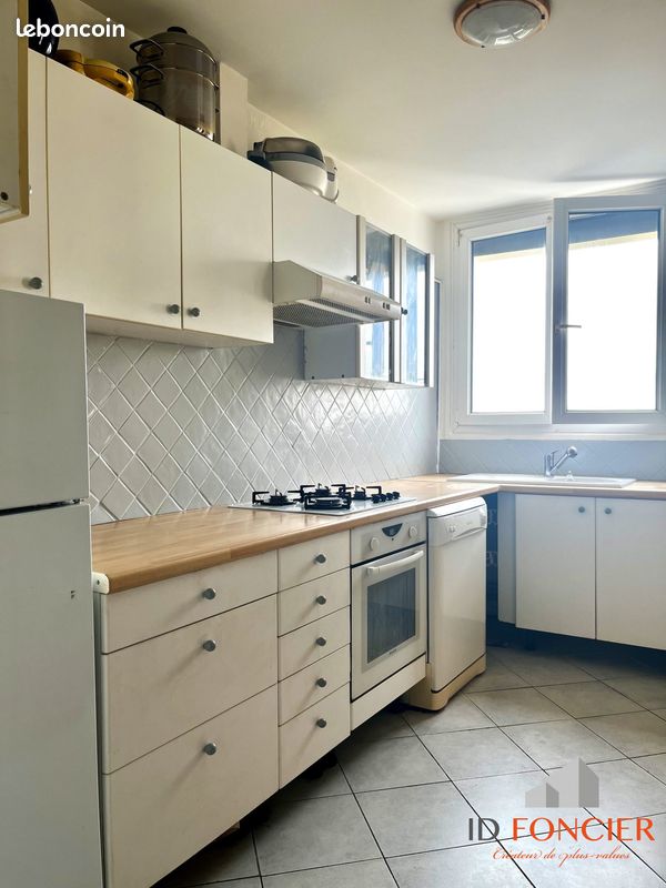 Appartement 4 pièces 81 m² · à Chilly-Mazarin · 81 m² · 1 200 €/mois