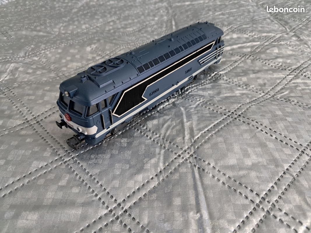 Locomotive Diesel BB 67001 Jouef - Motorisée 3 Pôles - Avec Coffret - Occasion