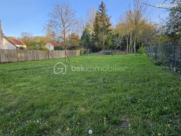 Terrain 771 m² Pommeuse