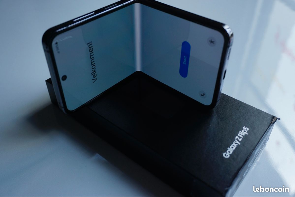 Samsung z flip 5 (image 8)