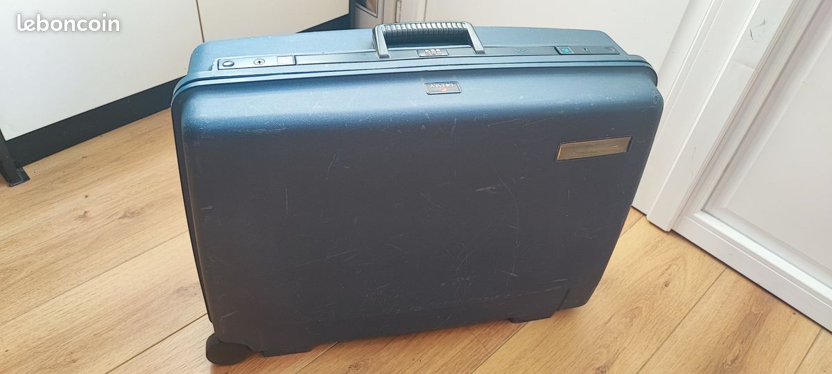 Valise Delsey Club rigide et Vanity assorti (image 8)