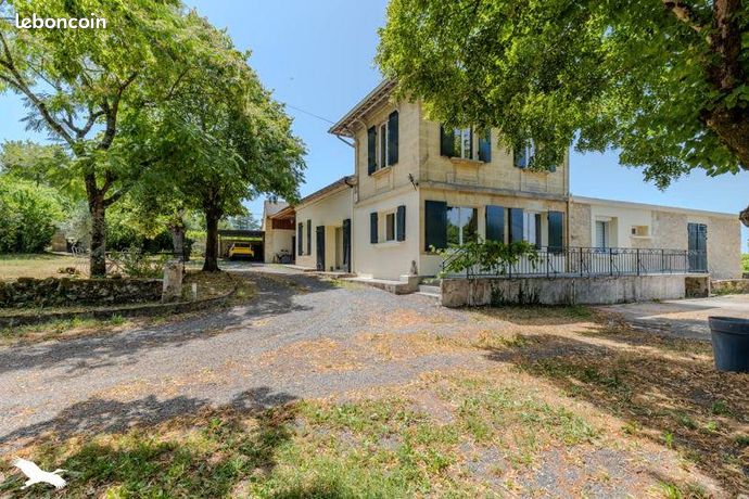 Maison 8 pièces 220 m²