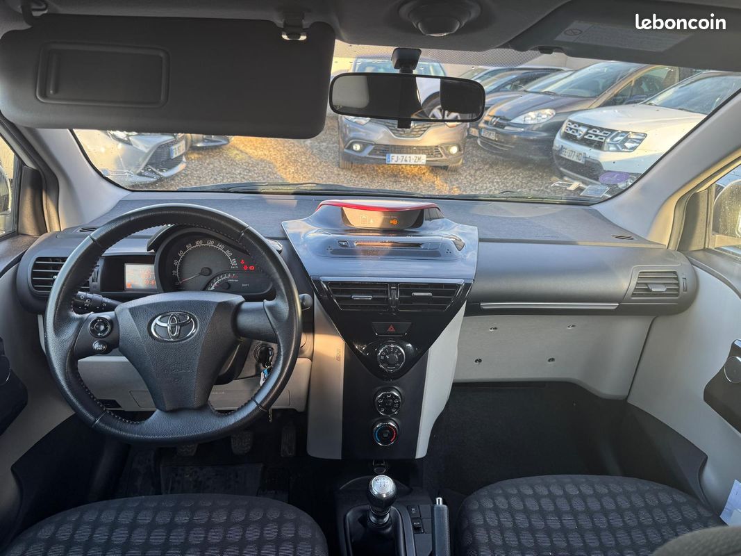 Toyota IQ 68 VVT-I - Garantie 12 mois - Moteur à chaîne - Climatisation - Faible kilométrage - Excellent état (image 5)