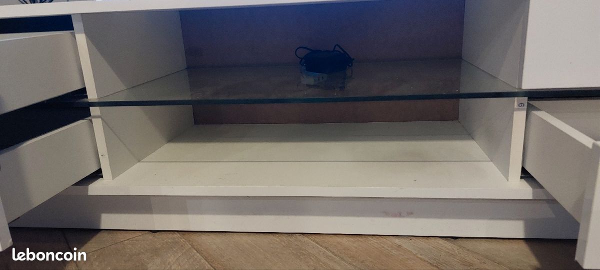 Vend table basse TV blanche lumière LED (image 3)
