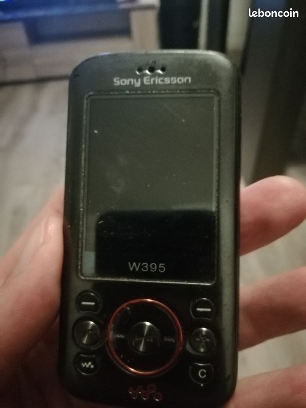 Téléphone portable Sony Ericsson (image 1)