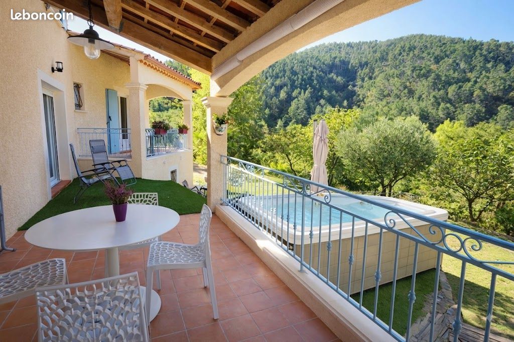 Maison 5 pièces 135 m² · à Sénéchas · 135 m² · 379 000 €