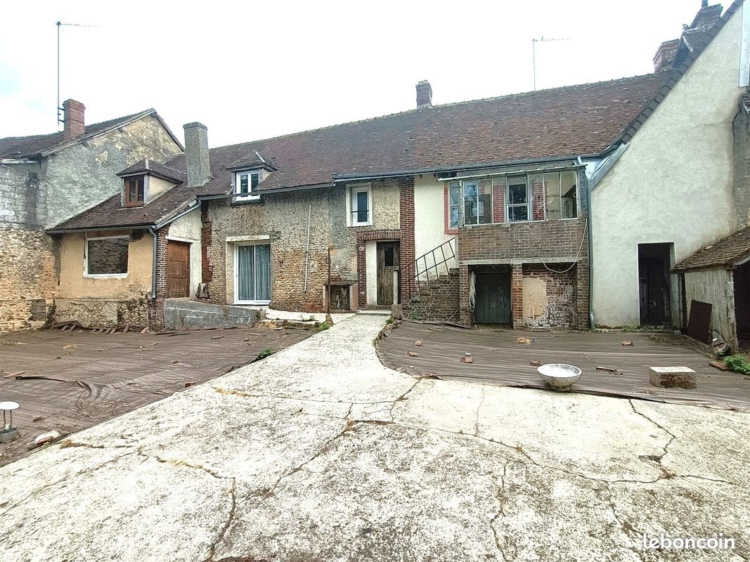 Maison 4 pièces 104 m² · à Brezolles · 104 m² · 106 000 €