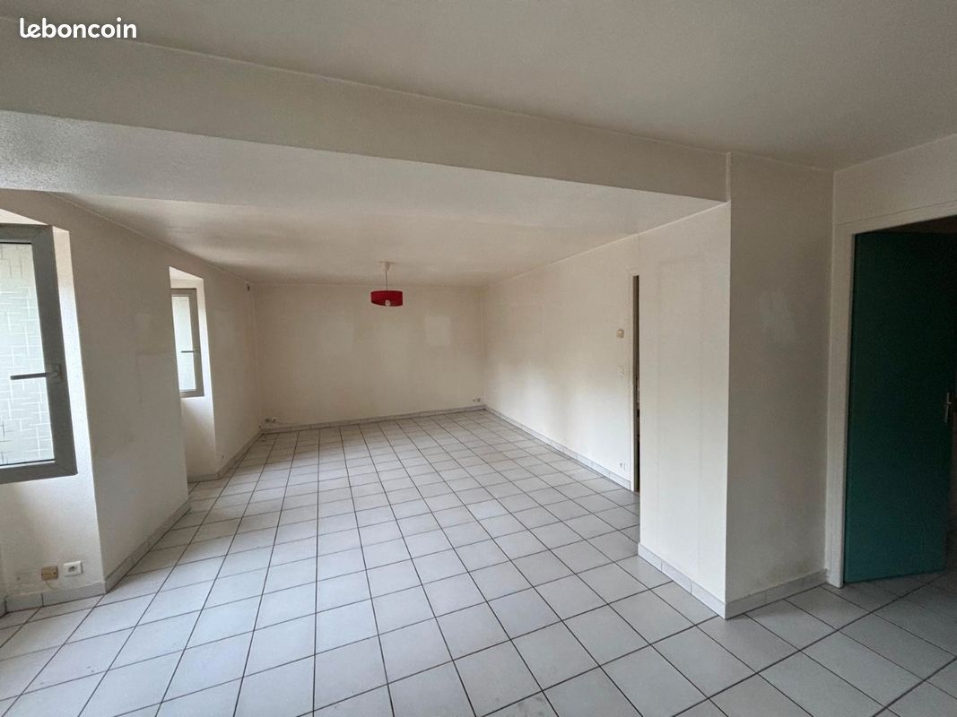 Appartement 2 pièces 64 m² · à Geneuille · 64 m² · 680 €/mois