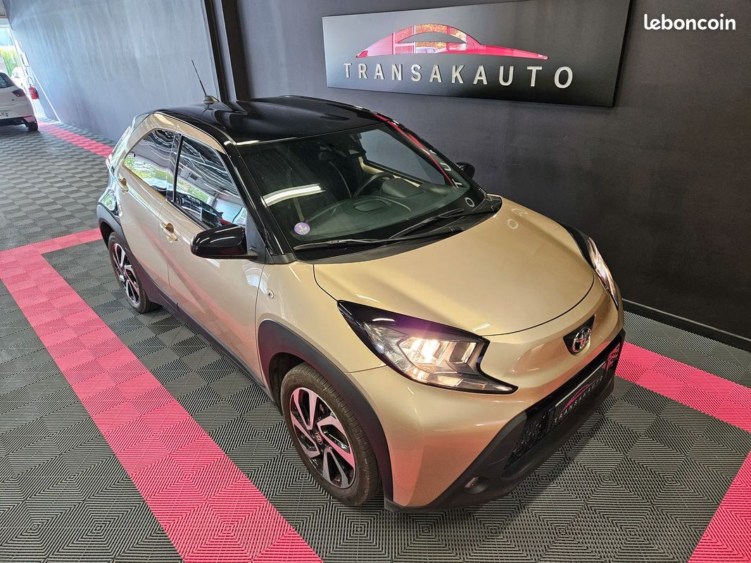 Toyota AYGO X Design 1.0 VVTi 12V 72 cv (image 2)