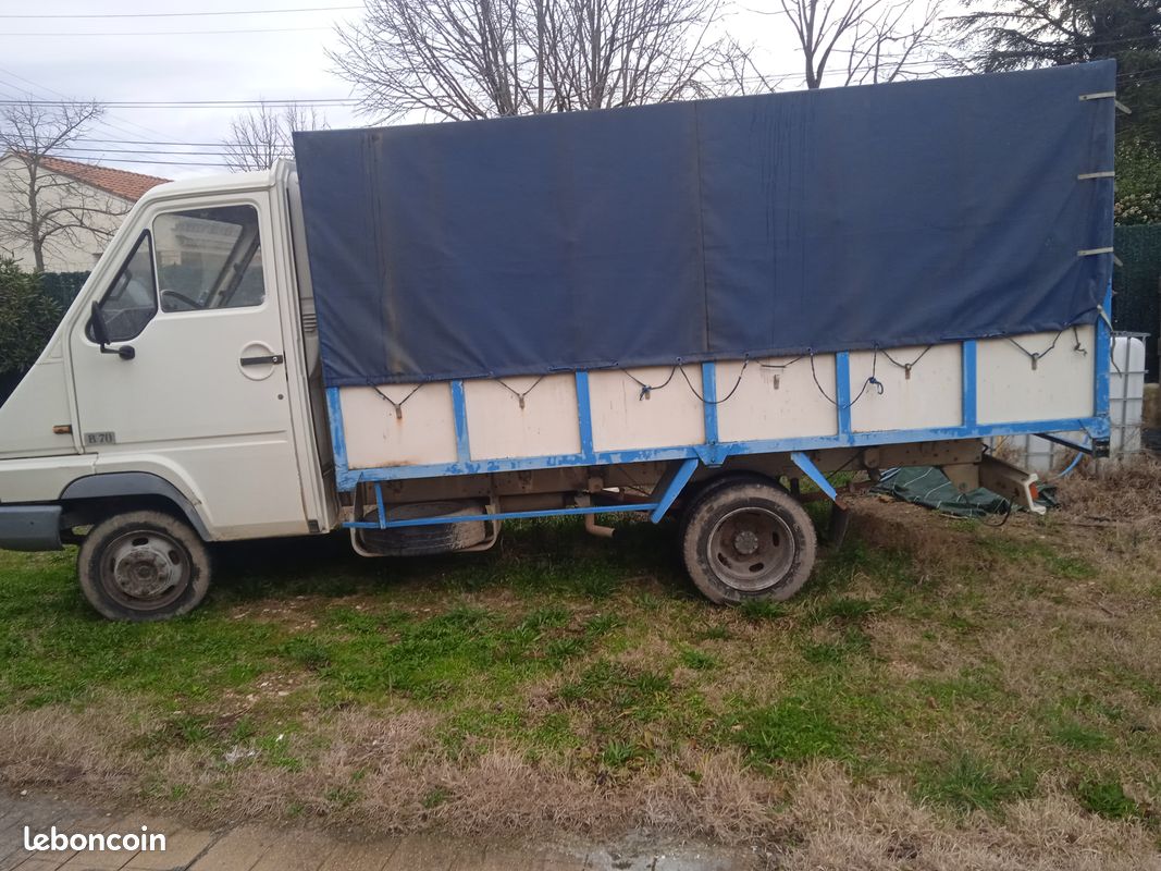 Camion bâché (image 3)
