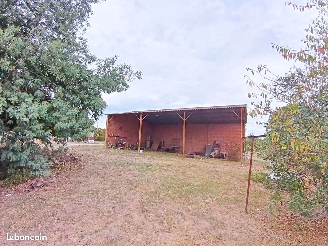 1 pièce 150 m² · à Vacquiers · 150 m² · 130 000 €