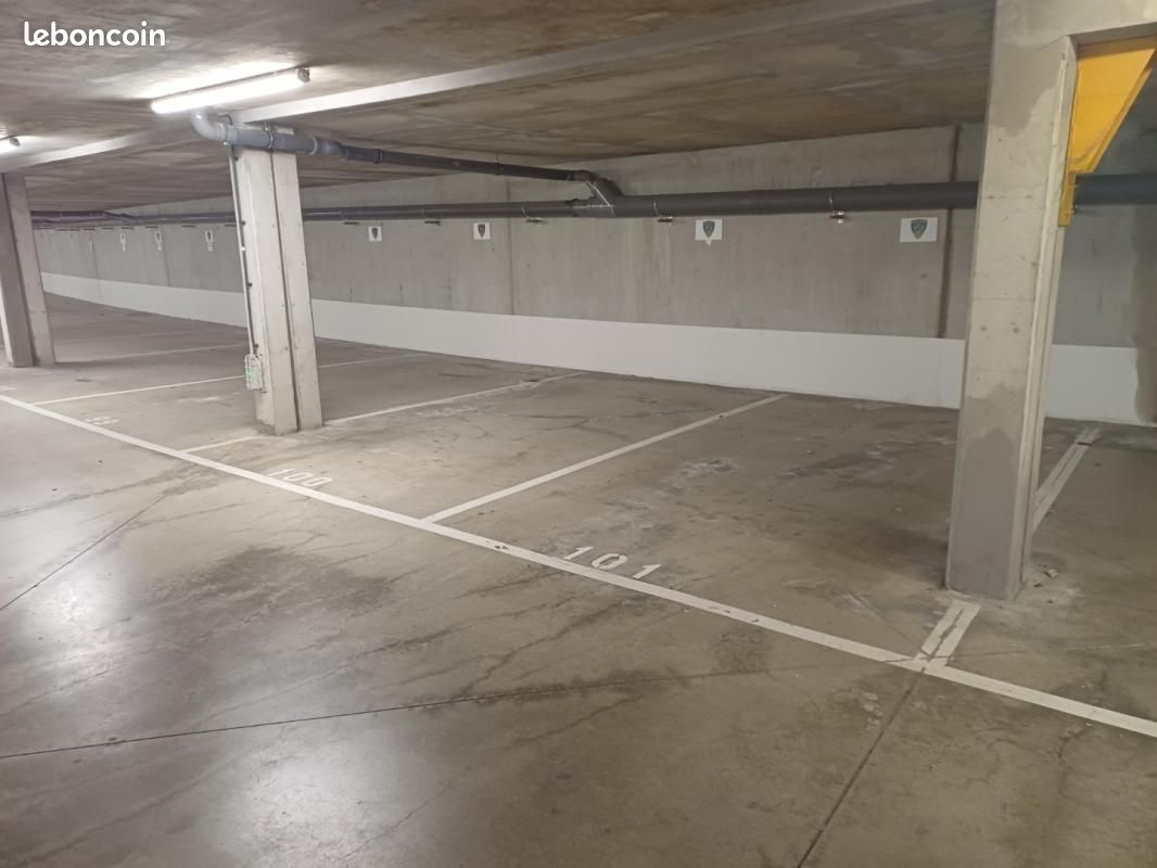 Parking 21 m² Clermont Ferrand (image 2)