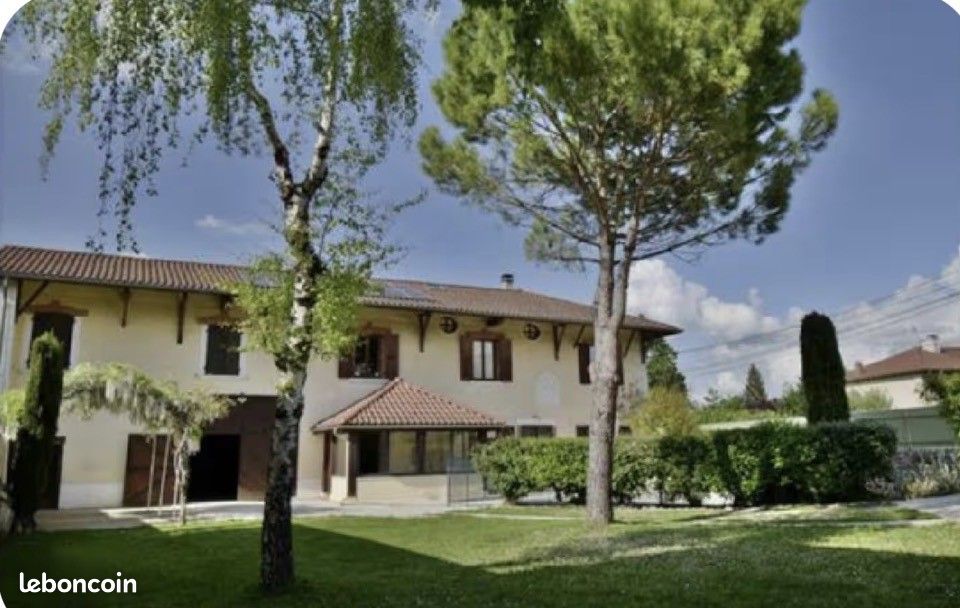 Maison 10 pièces 173 m² · à Brézins · 173 m² · 439 000 €