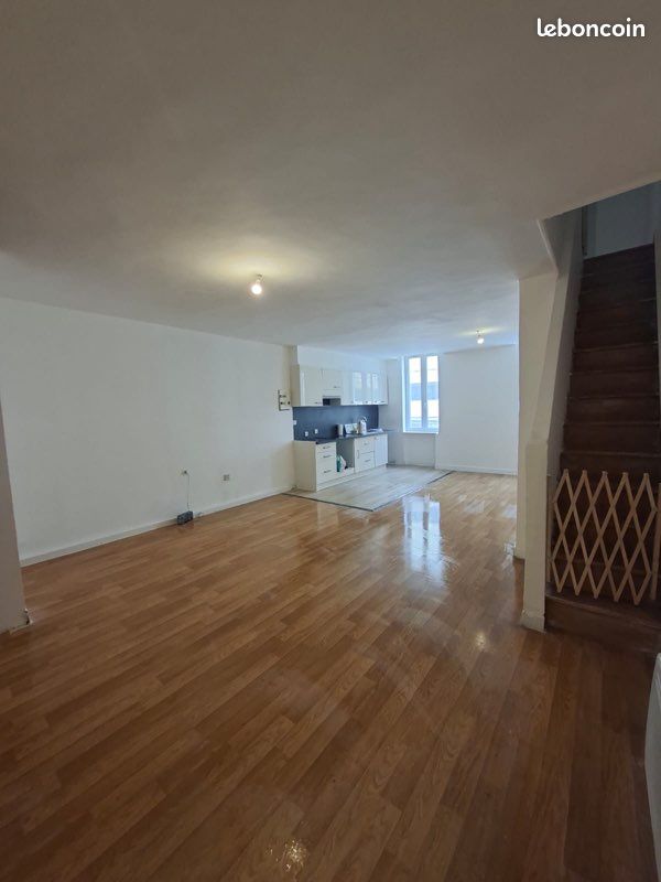 Appartement 3 pièces 95 m² · à Salon-de-Provence · 95 m² · 950 €