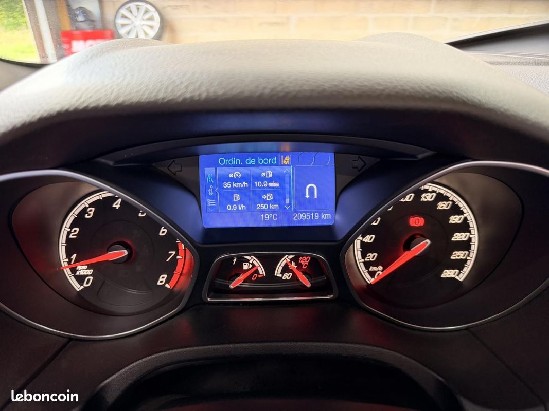 FORD FOCUS ST 2.0 SCTi EcoBoost 250 / Révisé - Pneus & Embrayage neuf (image 22)