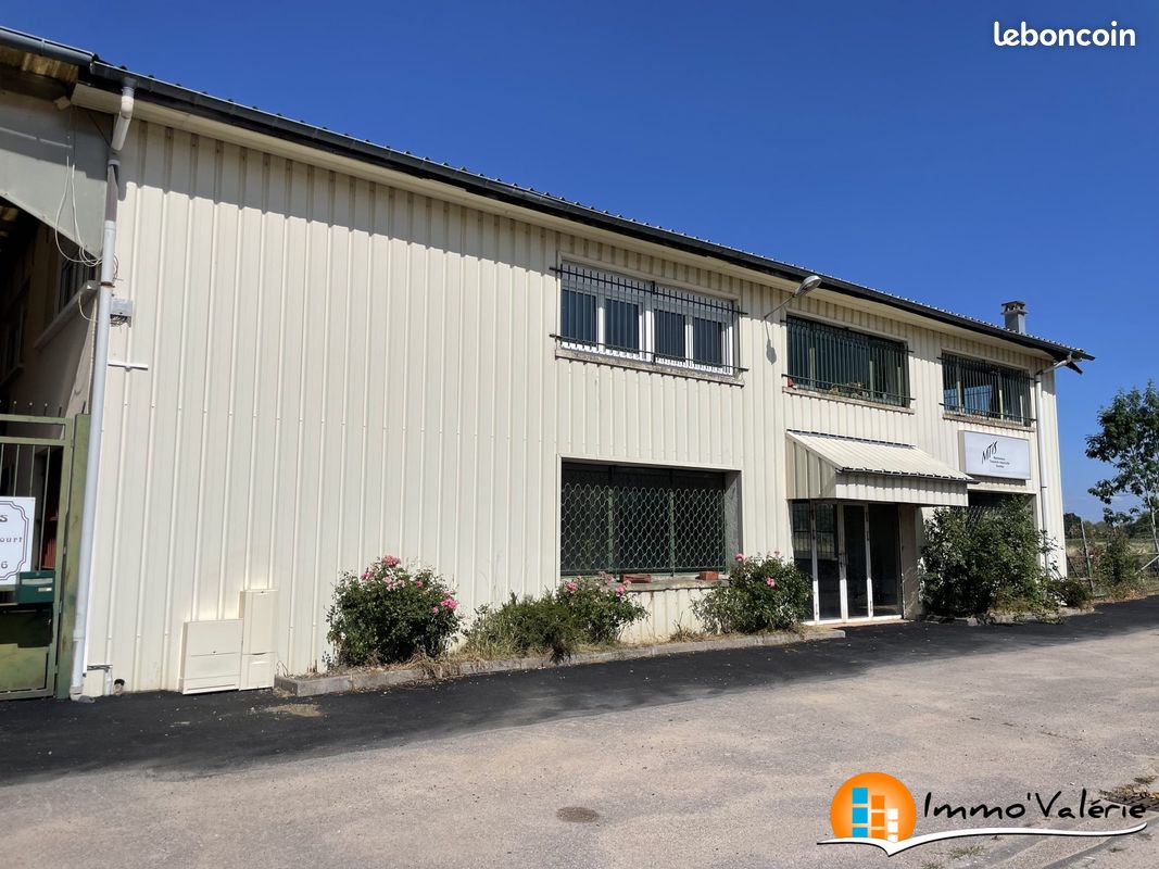 Immeuble 352 m² · à Charmes · 352 m² · 294 000 €