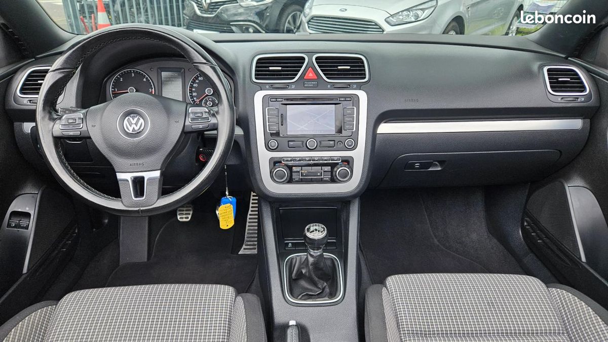 Volkswagen Eos 2.0 16S TDI 140 CR FAP Sportline (image 10)