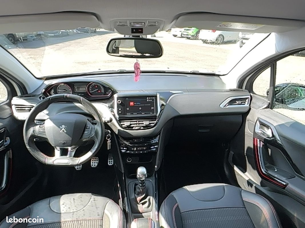 Peugeot 2008 1.2 PureTech 130ch E6.c GT Line S&S (image 5)