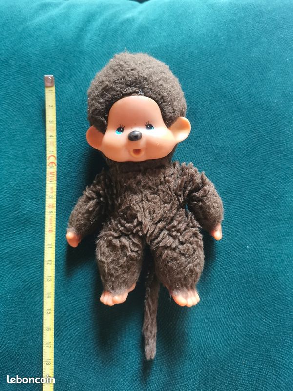 Kiki peluche noir yeux bleus (image 3)
