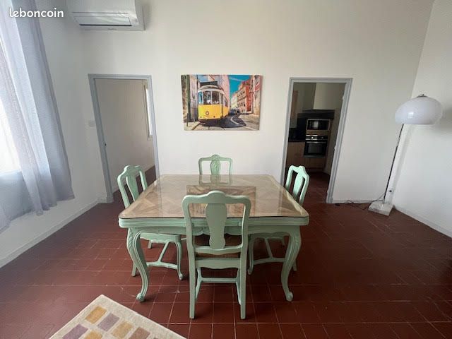 Appartement 3 pièces 77 m² · à Carpentras · 77 m² · 725 €