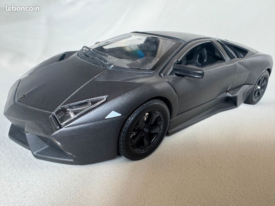 Lamborghini Reventón Bburago à l’échelle 1/24 (image 1)