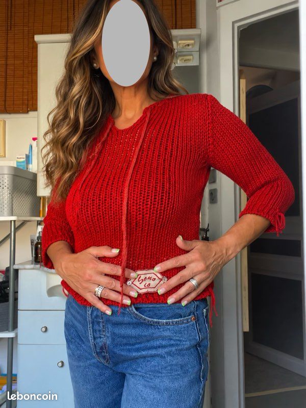 Joli pull rouge ajouré maille – Made in Italy – porté taille L (image 1)