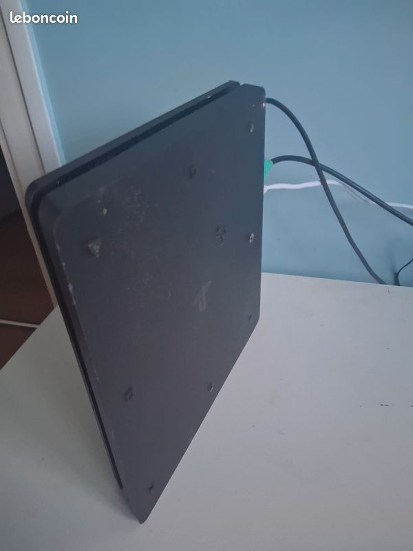 Ps4 slim 500 Go sans manette (image 3)