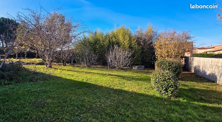 Terrain 1 000 m² Gratentour