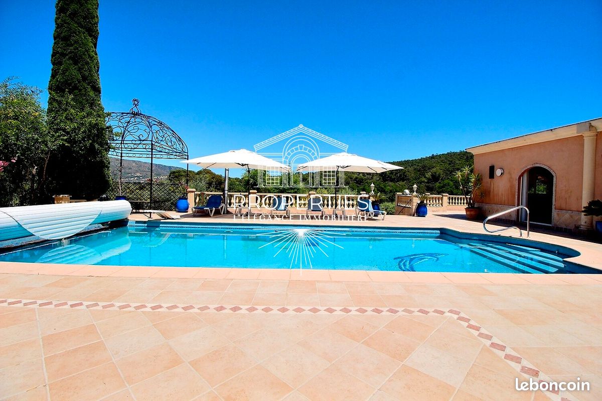 Maison 10 pièces 319 m² · à Bormes-les-Mimosas · 319 m² · 1 290 000 €