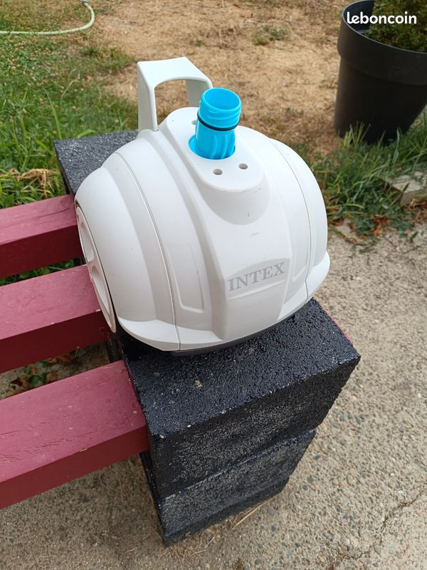 Aspirateur robot piscine (image 1)