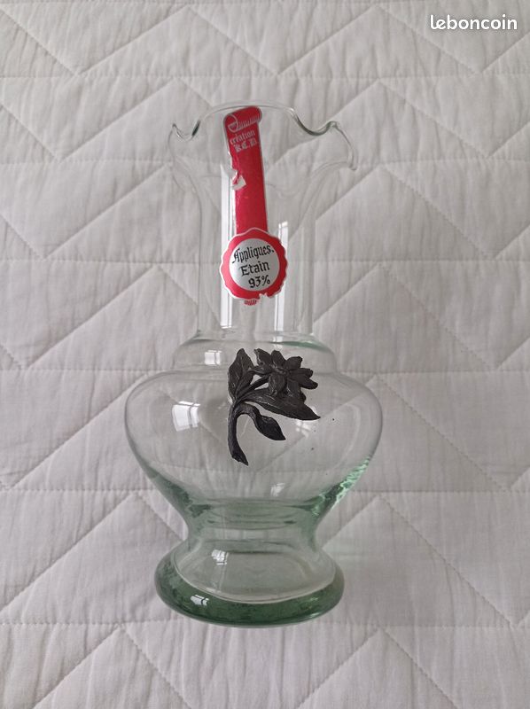 Vase avec décor en étain (image 1)